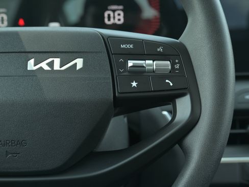 Used 2025 Kia K4 FWD image 21