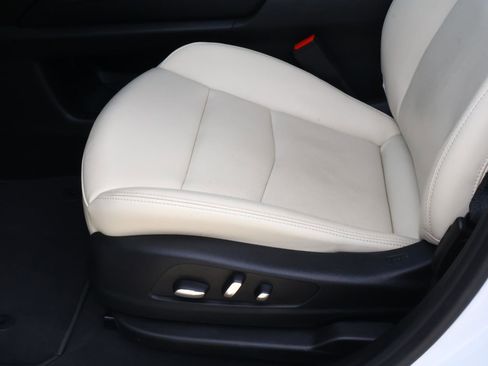 Certified 2025 Cadillac XT6 Sport w/ Technology Package AWD/4WD image 18