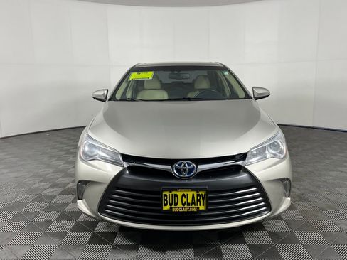 Used 2016 Toyota Camry LE image 2