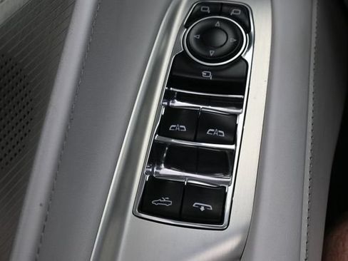Used 2021 Chevrolet Corvette Stingray Premium Conv w/ Z51 Performance Package RWD image 41