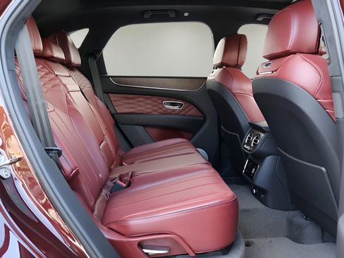 New 2025 Bentley Bentayga image 21