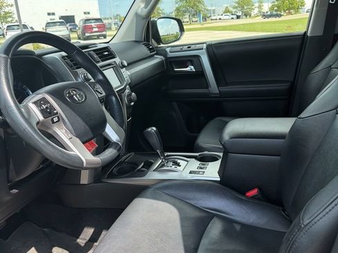 Used 2018 Toyota 4Runner SR5 RWD image 12