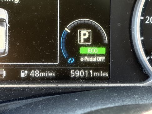 Used 2019 Nissan Leaf SL w/ SL Technology Package FWD image 8
