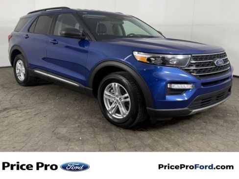 Certified 2022 Ford Explorer XLT w/ Equipment Group 202A image 1
