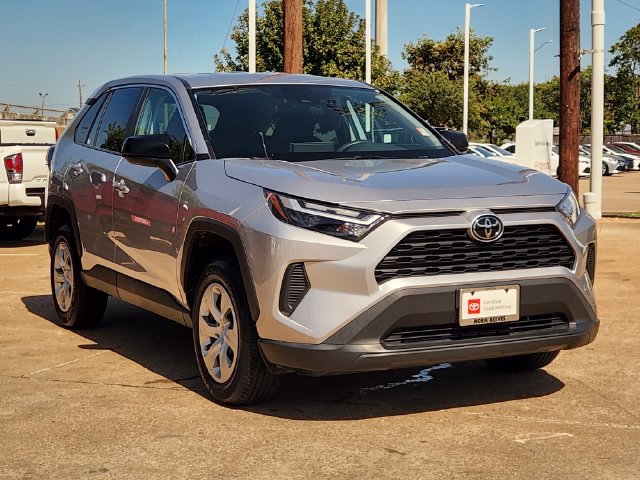 Used 2024 Toyota RAV4 LE FWD image 2