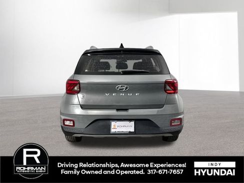 Used 2020 Hyundai Venue SEL image 6