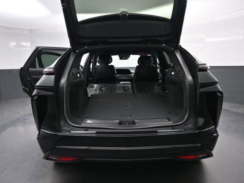 Certified 2025 Cadillac Lyriq Luxury AWD/4WD image 18