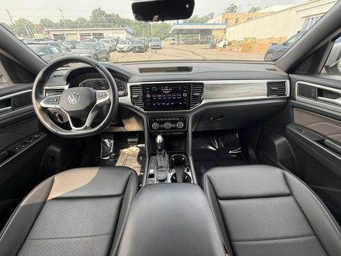 Used 2023 Volkswagen Atlas Cross Sport SE AWD/4WD image 22