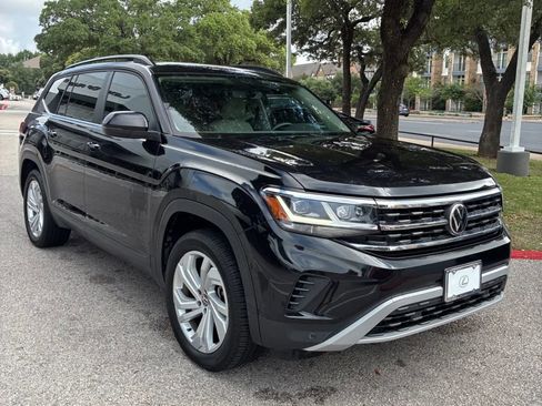 Used 2021 Volkswagen Atlas SE w/ Panoramic Sunroof Package FWD image 5