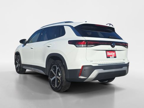 New 2025 Volkswagen Tiguan SE image 6