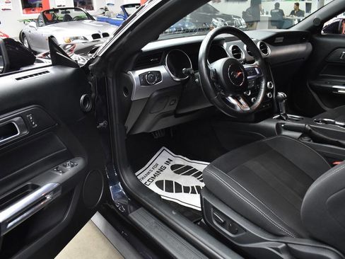 Used 2022 Ford Mustang GT RWD image 26