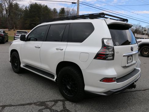 Used 2023 Lexus GX 460 Premium image 3