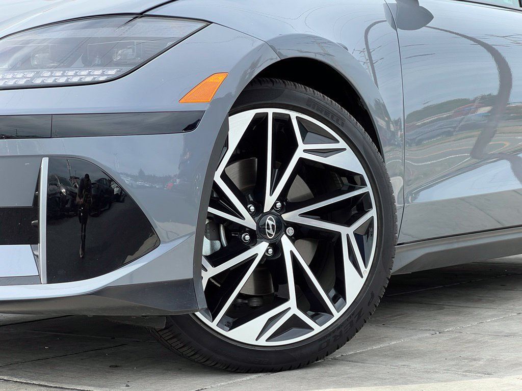 Certified 2024 Hyundai Ioniq 6 SEL RWD image 2