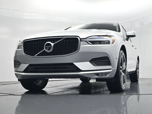 Used 2019 Volvo XC60 T5 Momentum w/ Multimedia Package AWD/4WD image 43