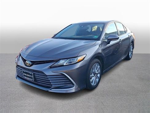 Used 2023 Toyota Camry LE image 1