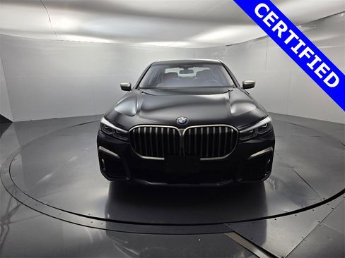 Certified 2022 BMW M760i xDrive w/ Luxury Rear Seating Package image 4