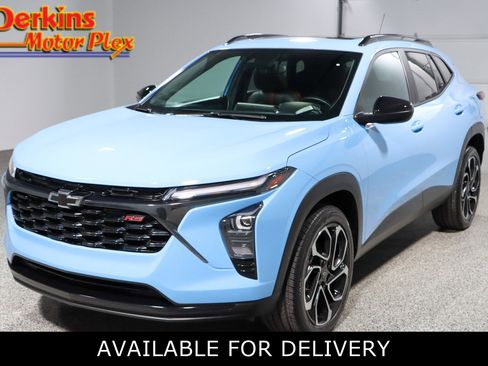Used 2024 Chevrolet Trax RS w/ Sunroof Package FWD image 1