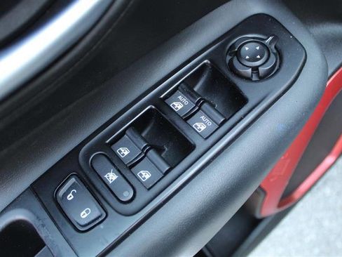 Used 2021 Jeep Renegade Trailhawk AWD/4WD image 12