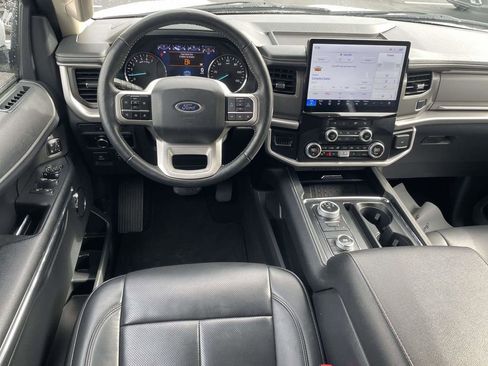 Used 2024 Ford Expedition Max XLT image 10