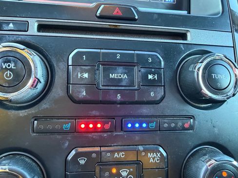 Used 2015 Ford Expedition EL Platinum image 21