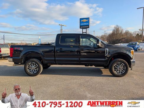 Used 2017 Ford F350 Lariat image 2