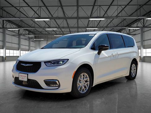 New 2026 Chrysler Pacifica Select image 1