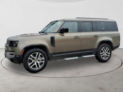 Used 2023 Land Rover Defender 130 SE image 8