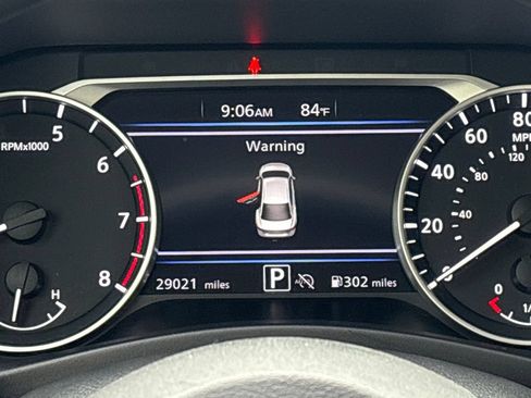 Used 2025 Nissan Sentra SV FWD image 9