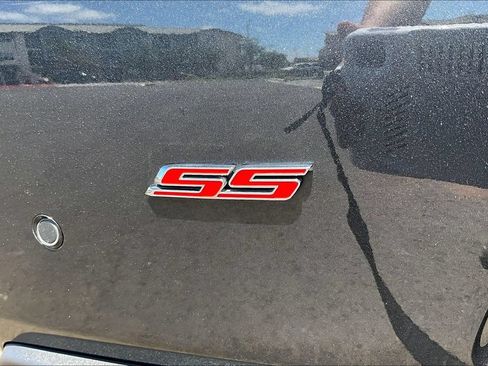 Used 2018 Chevrolet Camaro SS RWD image 28
