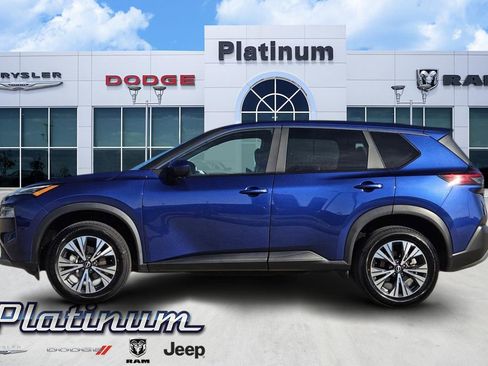 Used 2023 Nissan Rogue SV FWD image 3