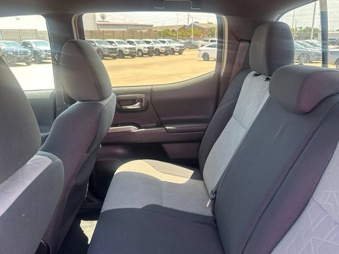 Used 2021 Toyota Tacoma TRD Sport RWD image 31