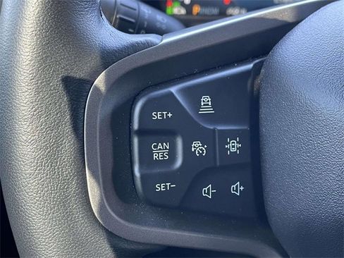 Used 2025 Ford Bronco Badlands image 18