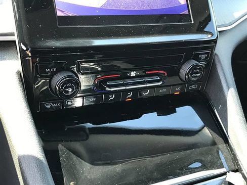 Used 2023 Jeep Grand Cherokee L Laredo RWD image 13