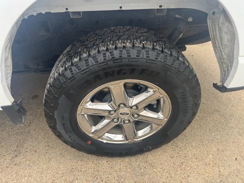 Used 2024 Ford F150 XLT w/ FX4 Off-Road Package image 10