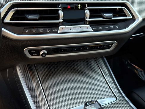 Used 2022 BMW X5 xDrive40i w/ M Sport Package image 19