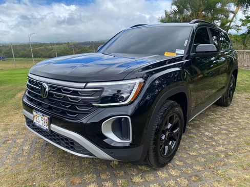 Used 2026 Volkswagen Atlas Peak Edition AWD/4WD image 3