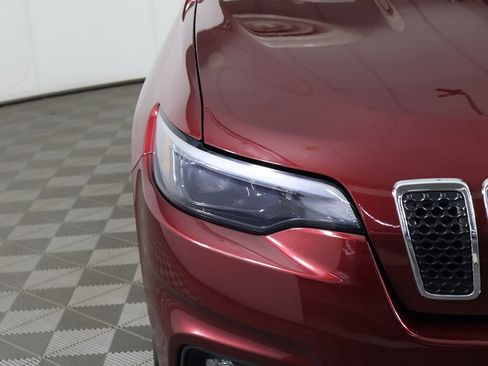 Used 2019 Jeep Cherokee Latitude Plus w/ Cold Weather Group image 10