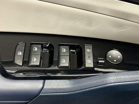 Used 2025 Kia Sportage EX w/ EX Premium Package image 18