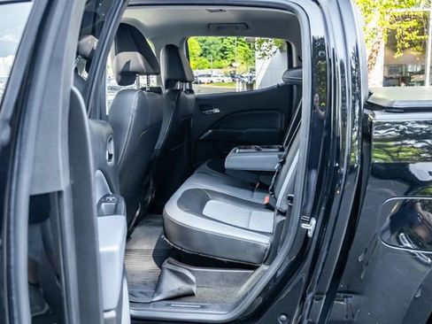 Used 2017 Chevrolet Colorado Z71 w/ Z71 Midnight Edition AWD/4WD image 21