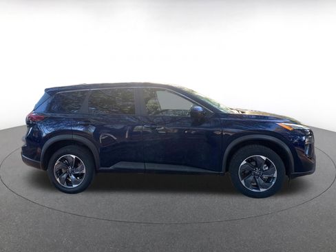 Used 2025 Nissan Rogue SV image 8