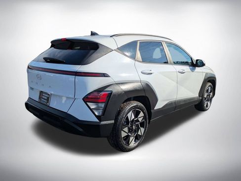 Used 2025 Hyundai Kona SEL FWD image 4