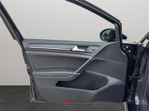 Used 2019 Volkswagen Golf R 4-Door image 22