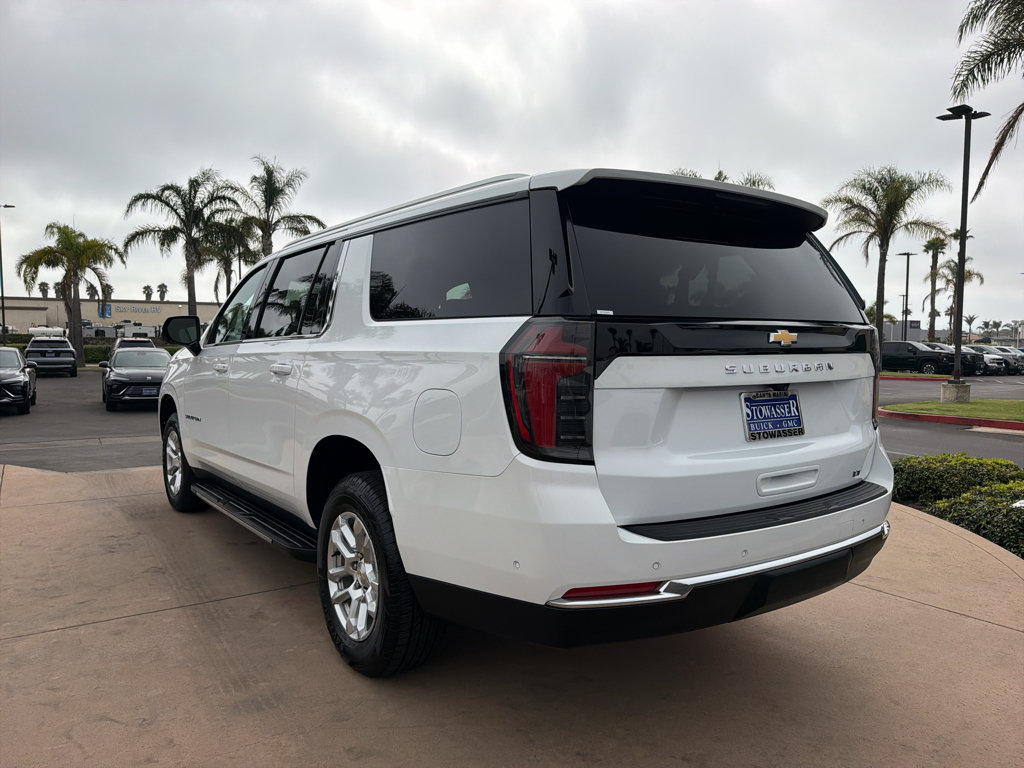 Used 2025 Chevrolet Suburban LT AWD/4WD image 7