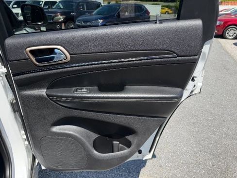 Used 2015 Jeep Grand Cherokee Limited AWD/4WD image 35