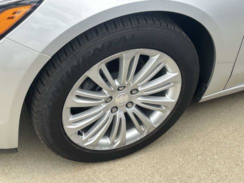 Used 2018 Buick LaCrosse Essence FWD image 32