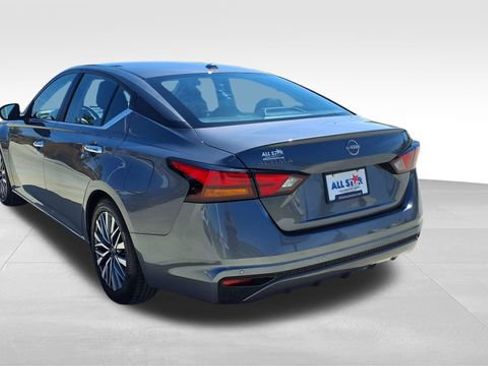 Used 2025 Nissan Altima 2.5 SV image 6