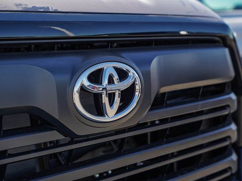 New 2026 Toyota Tundra SR image 6