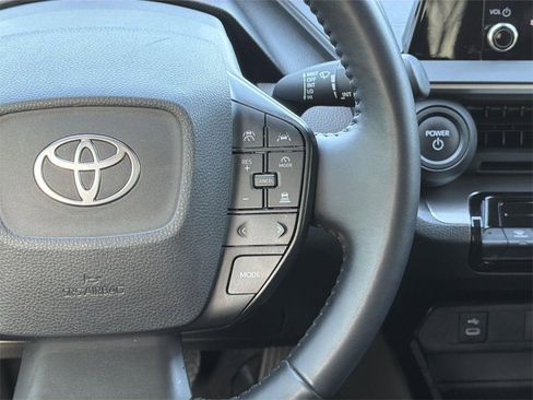 Used 2023 Toyota Prius LE image 9