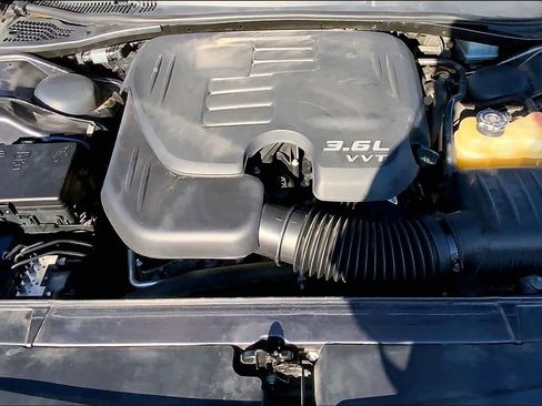 Used 2019 Dodge Challenger SXT image 31