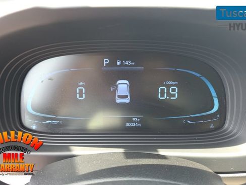 Used 2023 Hyundai Venue SEL FWD image 15